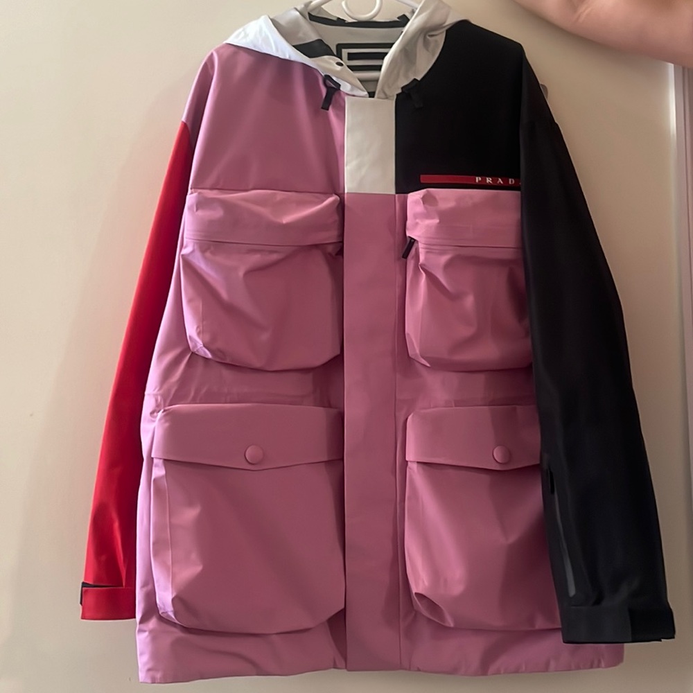 PRADA 
Waterproof jacket with 100% polyester/ 100%polyamide